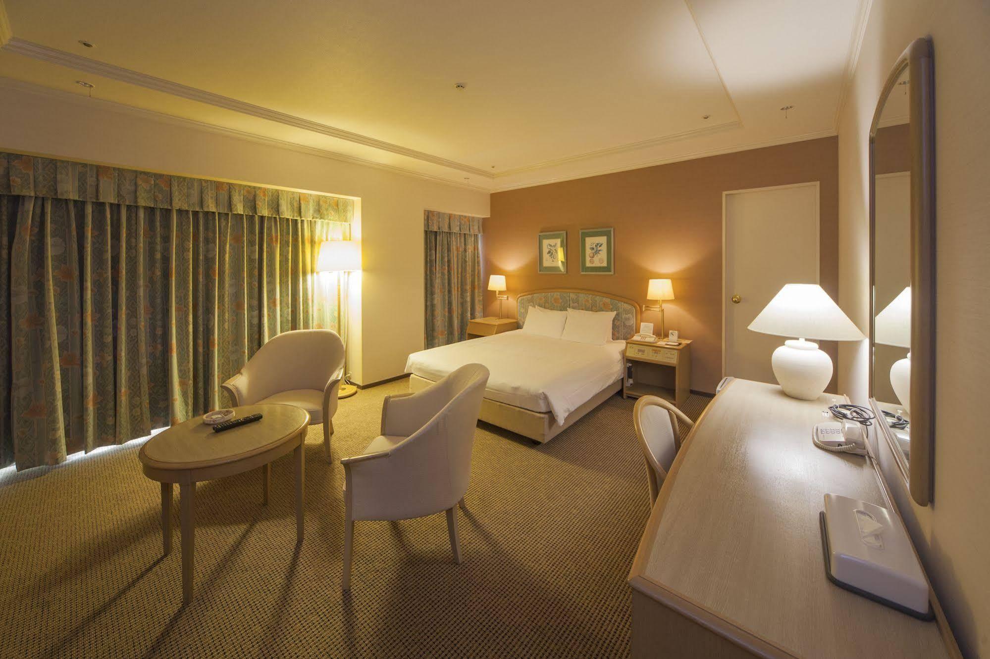 Kobe Seishin Oriental Hotel Exterior foto